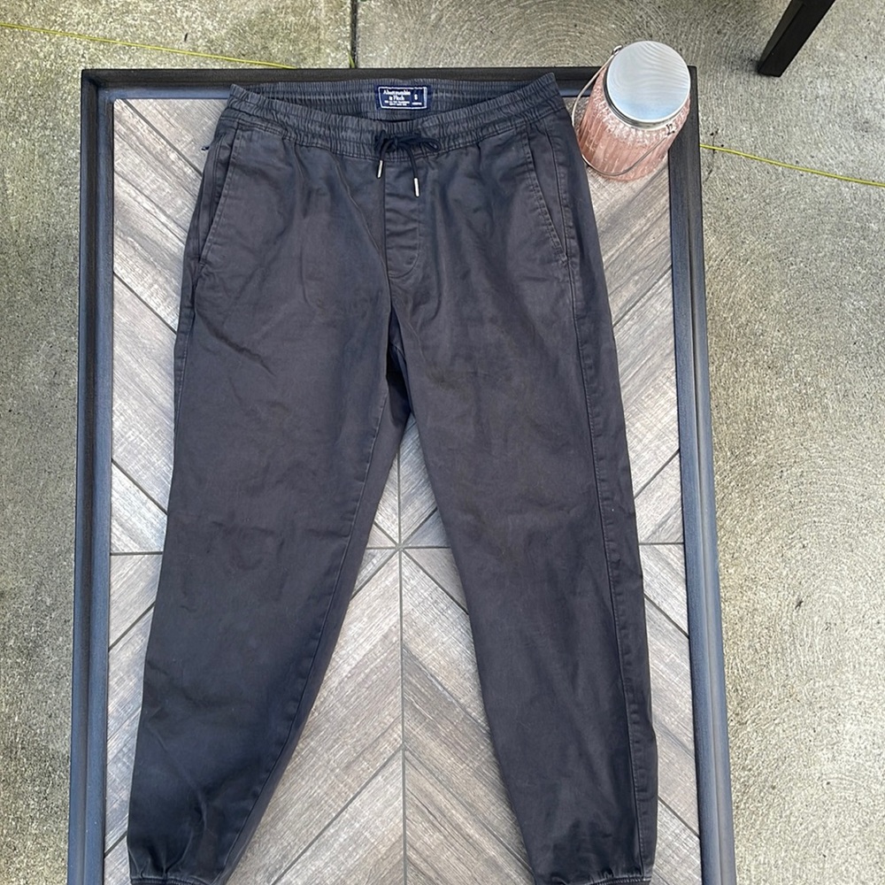 Mens A&F black joggers